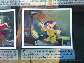 Collezionismo Figurine antiche: BLANCANIEVES DISNEY PANINI 135